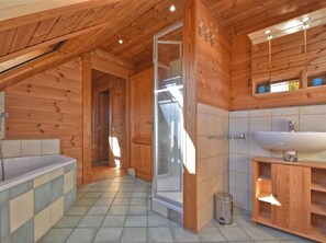 House | Bathroom | Bathtub