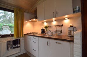House | Private kitchen - Holiday Home in Zorgvlied Near Drents (Zorgvlied)