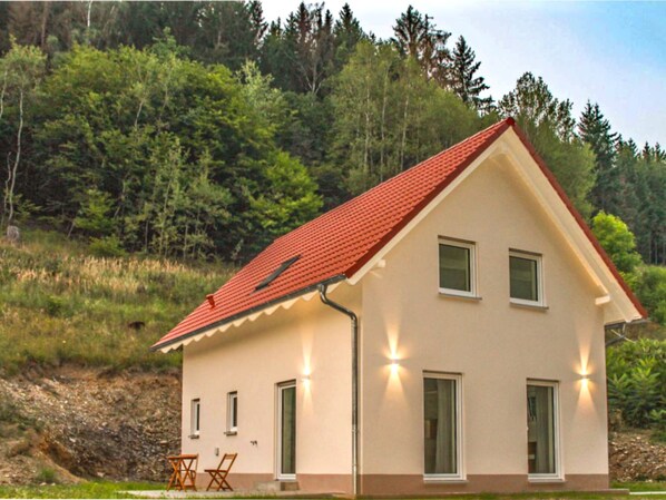 Exterior - Elegant Chalet in Wilhelmsthal near Forest (Wilhelmsthal)