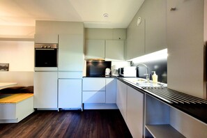 Casa | Cozinha privada | Cadeirão de bebê, talheres/pratos/utensílios de cozinha