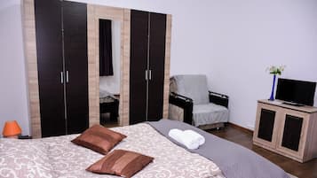 1 bedroom, free WiFi, bed sheets