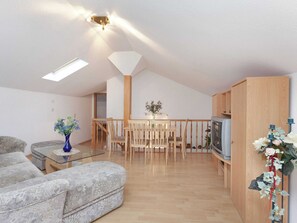 House | Living area - Meadow View Cottage in Winterstein Thuringia near Ski Area (Waltershausen)