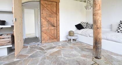 Delightful Cottage in Bergen With Garden, Veranda, Barbecue
