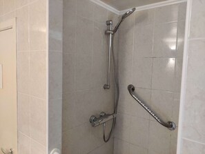 Shower - Lovely Holiday Home With Garden in Zuienkerke (Zuienkerke)
