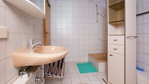 Apartment | Badezimmer