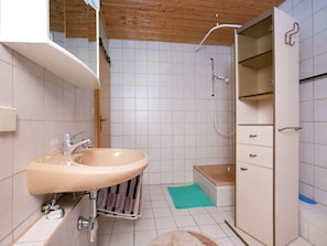 Apartment | Bathroom