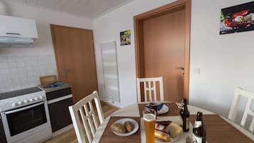 House | Dapur peribadi | Kerusi tinggi