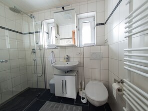 House | Bathroom - Ruhiges Apartment mit Sauna, Burggen (Burggen)