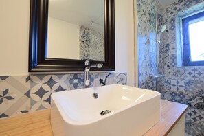 House | Bathroom