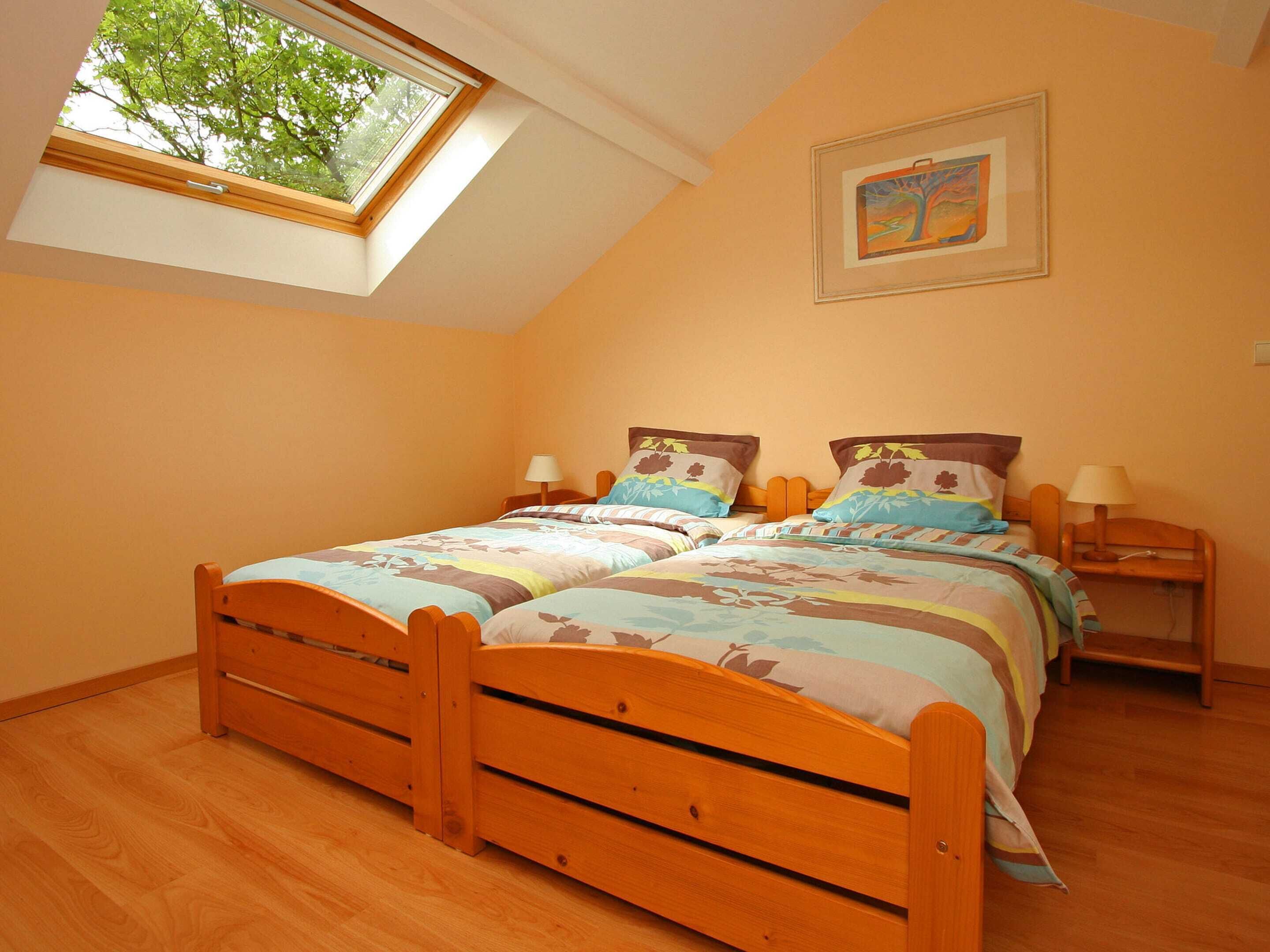 Nhà | 2 phòng ngủ, trang bị nội thất với thiết kế riêng biệt, bộ trải giường 