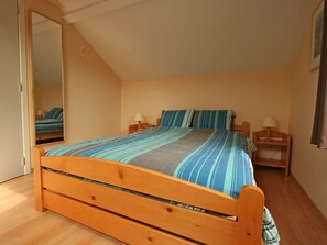 2 bedrooms, individually furnished, bed sheets