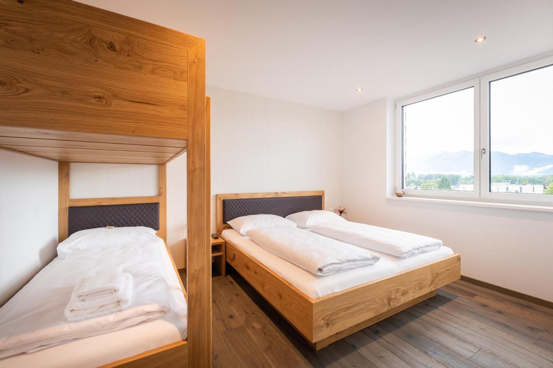 1 bedroom, hypo-allergenic bedding, free minibar, in-room safe