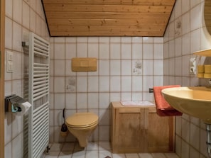 Apartment | Bathroom