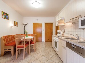 Apartment | Dining - Comfortable Apartment in Espasingen Near Lake Constance (Stockach)
