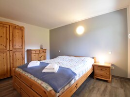 Bungalow | 2 bedrooms, individually furnished, bed sheets