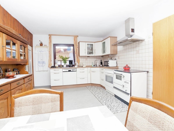 Apartment | Private kitchen | Highchair