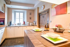 兒童餐椅、鍋具/餐盤/廚房用品