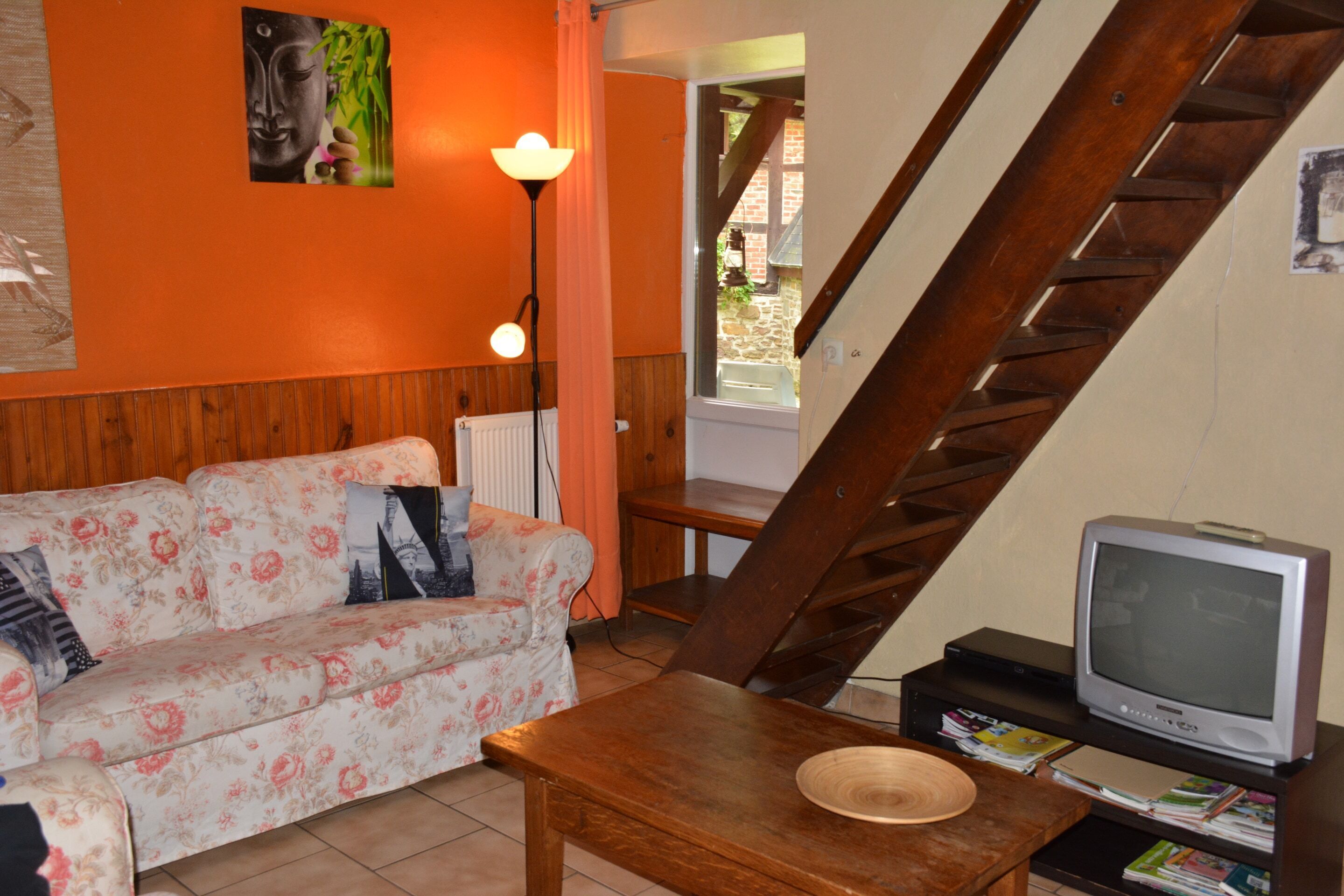 Cottage | Woonkamer | Televisie