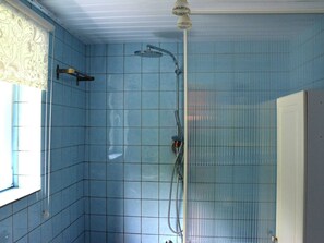 Cottage | Bathroom