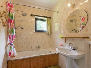 Bathroom - Holiday Home in Waimes With Private Garden (Waimes)