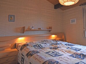 Rumah | 2 kamar tidur dan dilengkapi dengan perabotan berbeda-beda