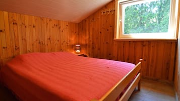 Cottage | 4 bedrooms, individually furnished, bed sheets