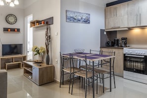 Apartment, 2 Bedrooms | Living area