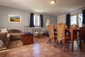 Cottage | Living room - Cozy Cottage Retreat in Vezac (Vezac)