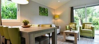 Cosy Chalet w/ Garden Patio