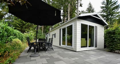 Cosy Chalet w/ Garden Patio