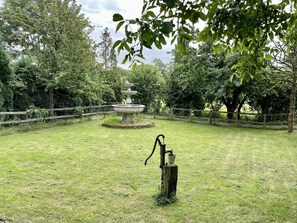 المنطقة المحيطة بالمنشأة