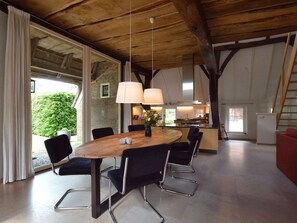 Dining - Luxurious Holiday Home in Monumental Farmhouse Near Nature Reserves - Zuna (Zuna)