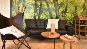 Living room - Modern Apartment in Hindeloopen Near the Lake (Hindeloopen)