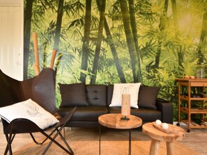 Living room - Modern Apartment in Hindeloopen Near the Lake (Hindeloopen)