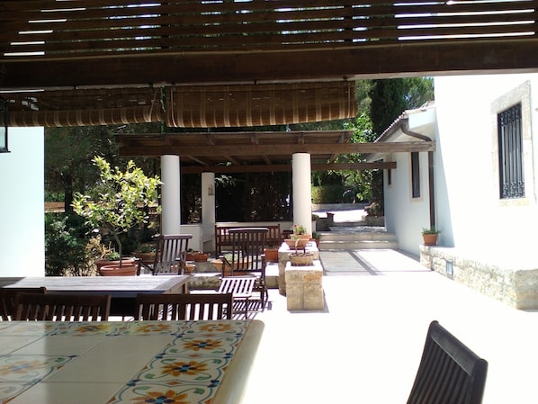 Balcony - Luxurious Holiday Home in Putignano Apulia With Sea View (Putignano)