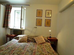 3 bedrooms, cots/infant beds, individually furnished - Luxurious Holiday Home in Putignano Apulia With Sea View (Putignano)