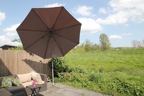 Bungalow | Balcony - Rustic Bungalow in North Holland near Forest (Warmenhuizen)