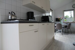 Bungalow | Eget kjøkken | Høy barnestol