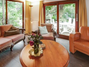 Dining - Detached, Fully Equipped Chalet in Vechtdal near Ommen (Stegeren)