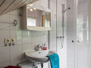 Apartment | Bathroom