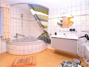 Apartment | Bathroom | Shower