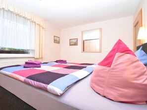 Apartment | 1 bedroom, individually furnished, iron/ironing board, bed sheets