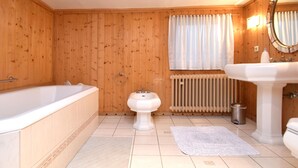 Apartment | Bathroom