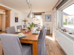 Dining - Detached Holiday Home in the Weserbergland With Terrace and Balcony (Emmerthal)
