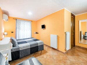 3 bedrooms, individually furnished, bed sheets