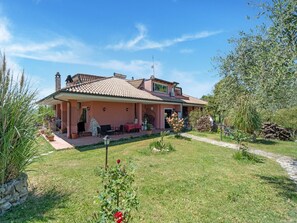 Villa | Exterior - Villa in Monterotondo With Pool & Tiber Views (Monterotondo)