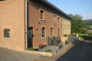 Exterior - Holiday Home in Epen With Garden & BBQ (Epen)