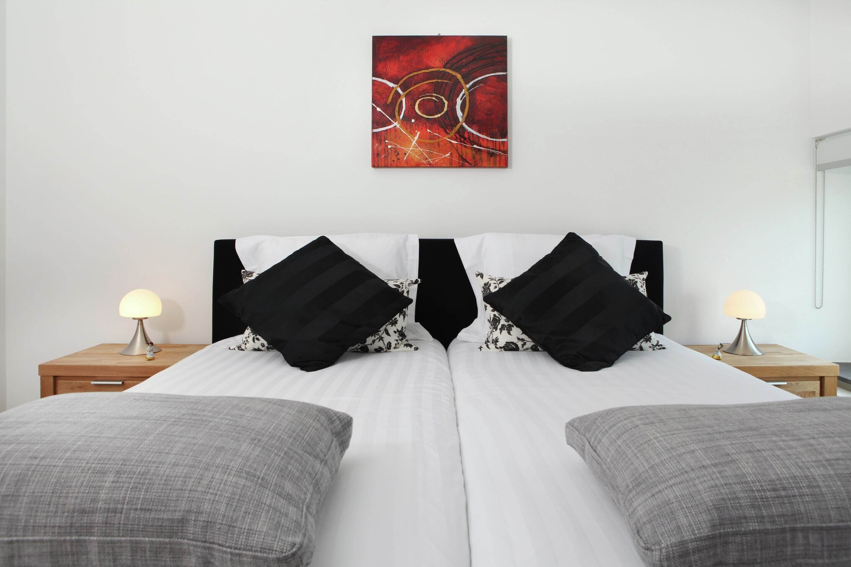 House | 3 bedrooms, individually furnished, iron/ironing board, bed sheets