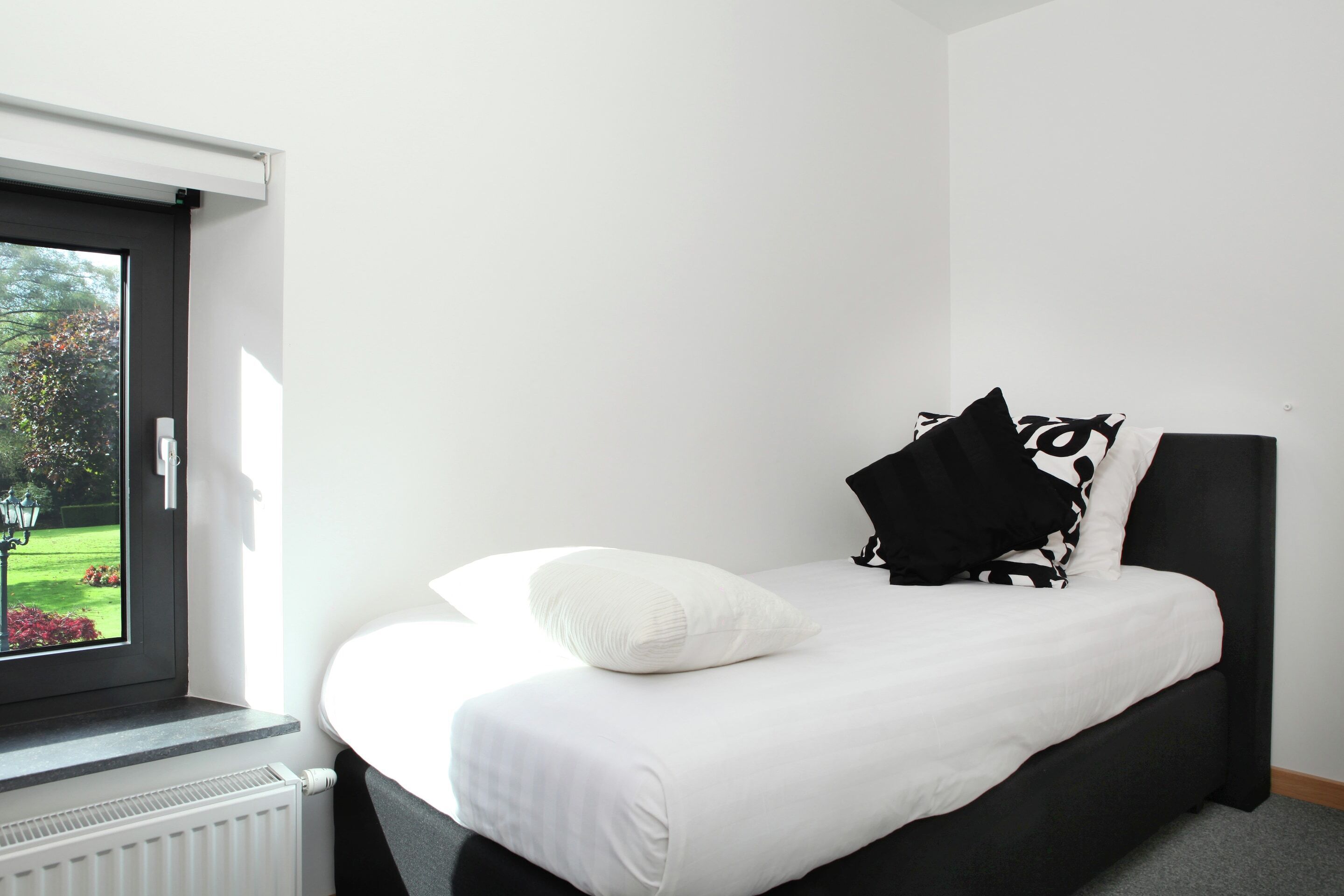 House | 3 bedrooms, individually furnished, iron/ironing board, bed sheets