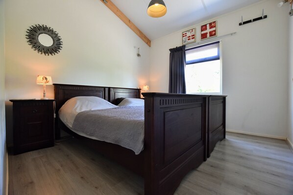 Ferienhaus | 2 Schlafzimmer, individuell eingerichtet, Bettwäsche